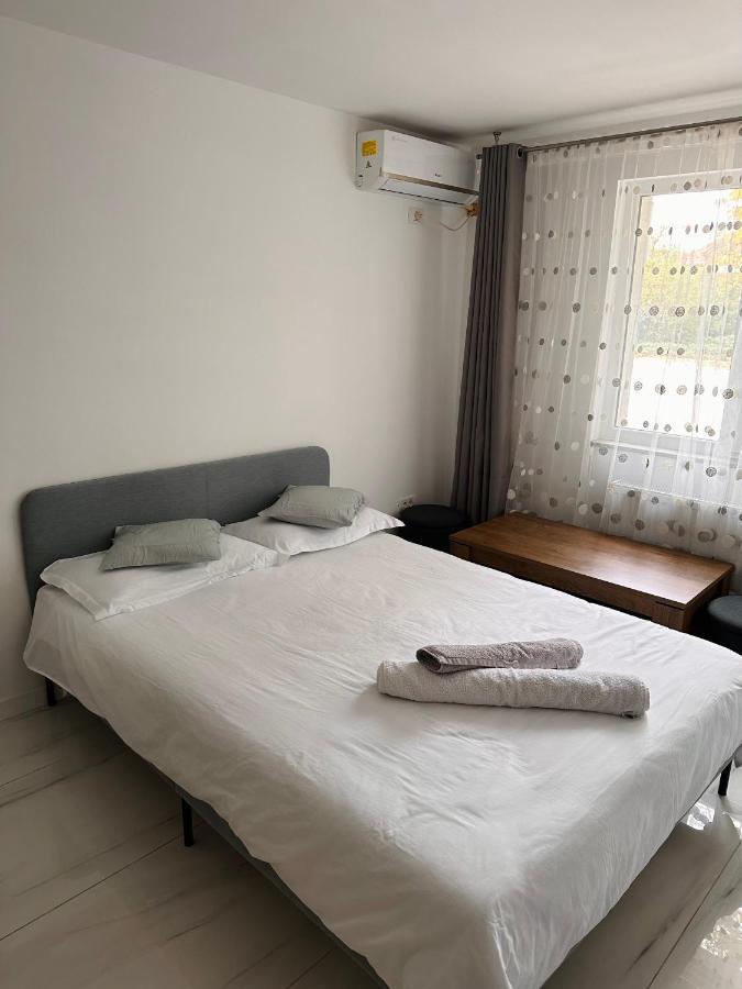 Cozy And Quiet * Arad